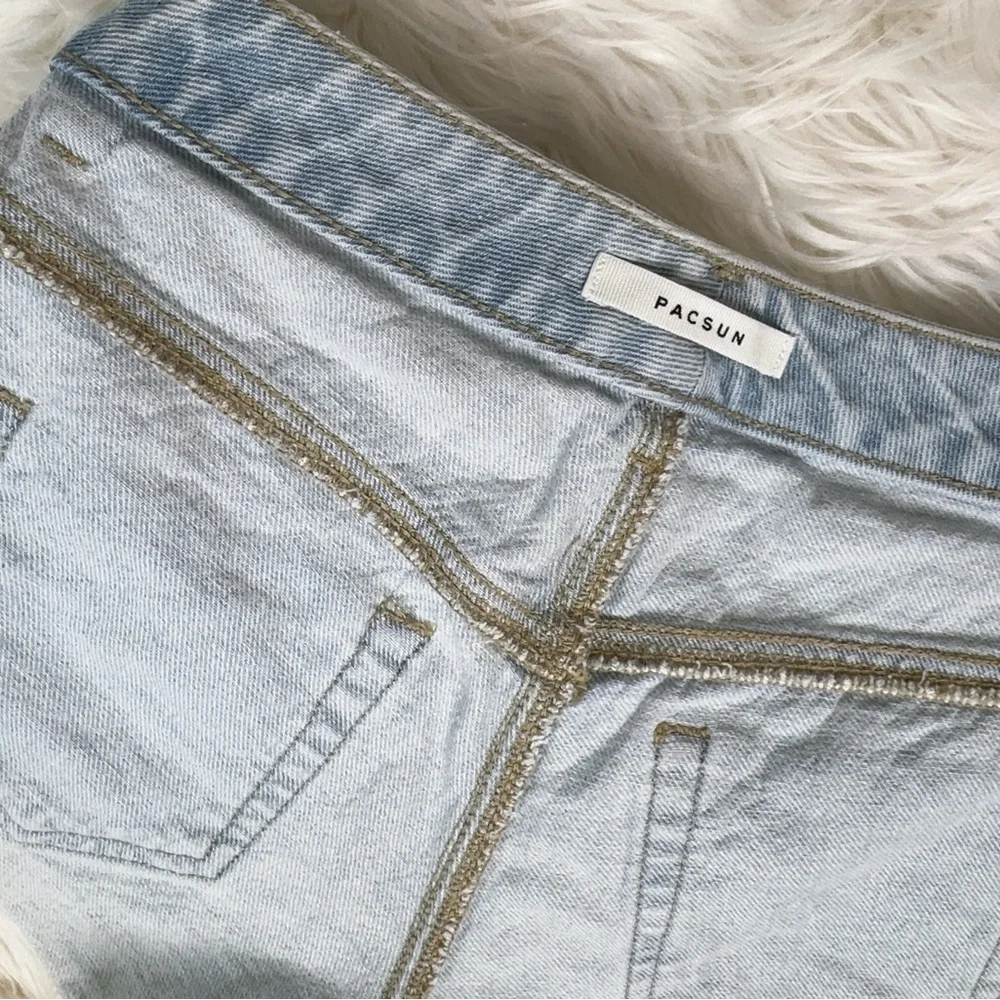 ‼️SALE‼️ PACSUN Women's High Rise Festival Light Denim Ripped Shorts, Size 22 - Picture 8 of 11